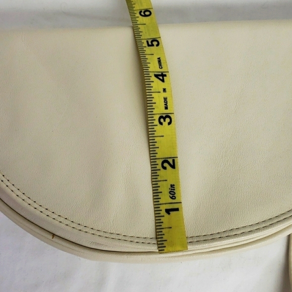 BRIO Leather Half Moon Cresent Shoulder Bag or Clutch Removable Strap Ivory VGUC - Picture 8 of 14
